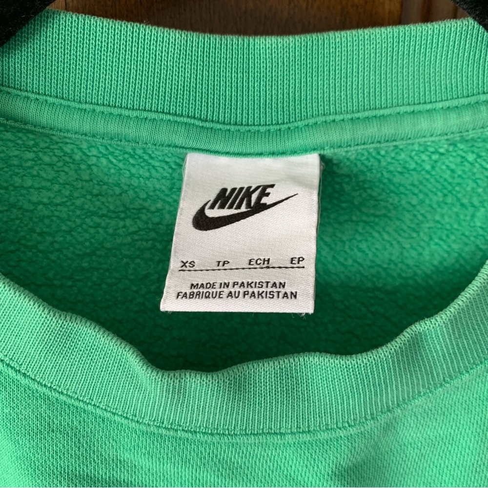 Nike Women's Cropped Crewneck Sweatshirt - Picture 4 of 6